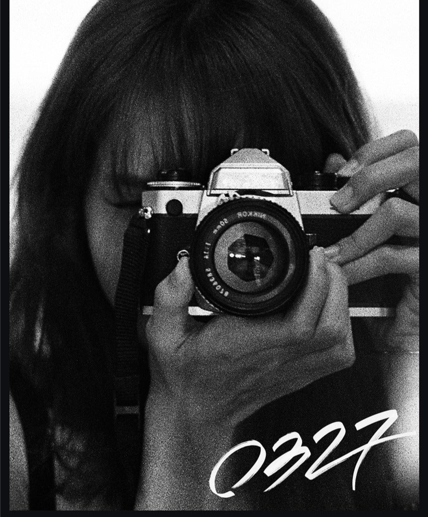 Official BLACKPINK Lisa Photobook [0327] -Limited Edition